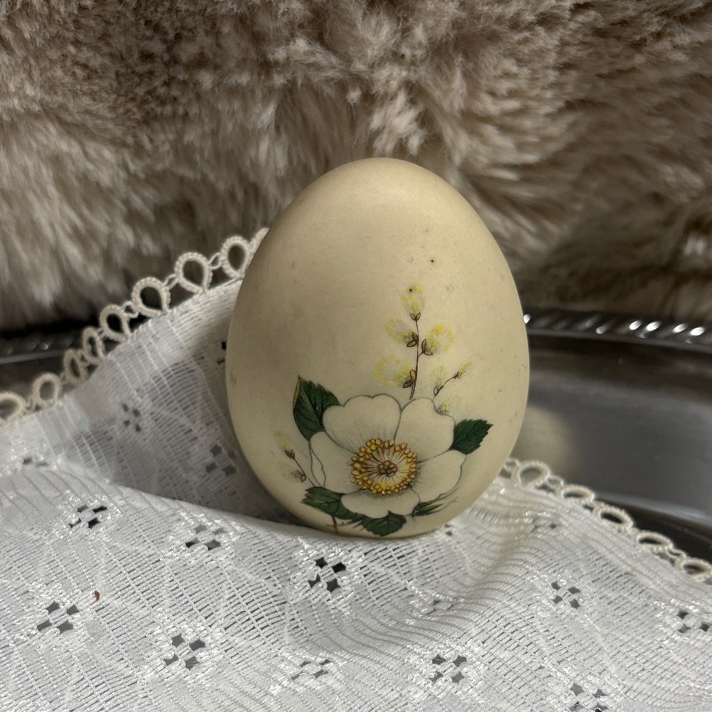 vintage collectible porcelain egg